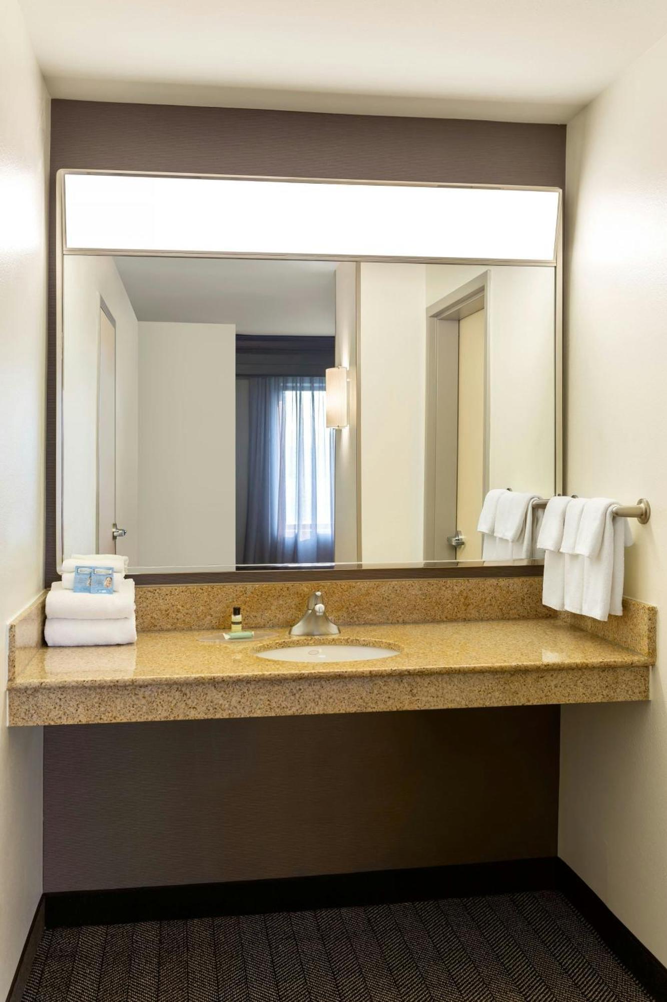 Hotel Courtyard By Marriott Madison West / Middleton Esterno foto